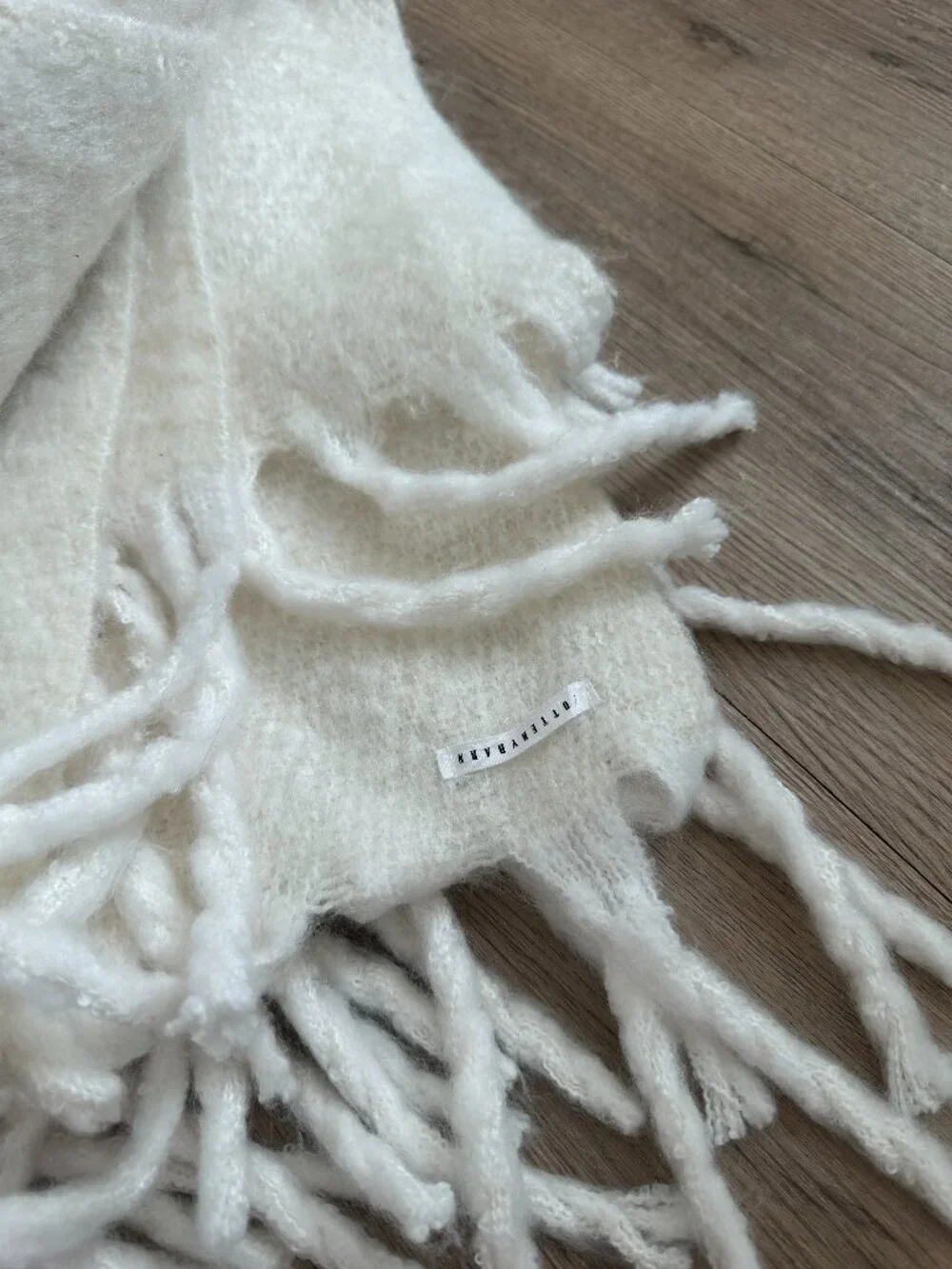 POTTERY BARN Seriphina Faux Mohair Throw in Cream
